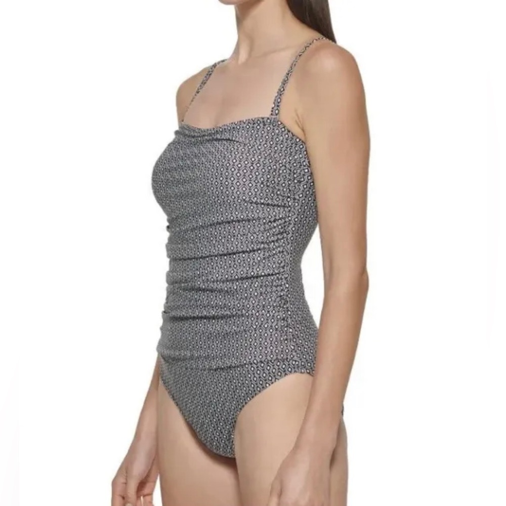 DKNY Brand new‎ size small swimsuit spf/upf protection black white one piece